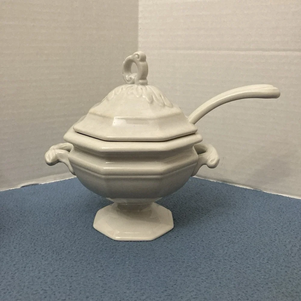 Williams-Sonoma Antique White 2011 Individual Soup Tureen w/Ladle Spoon
